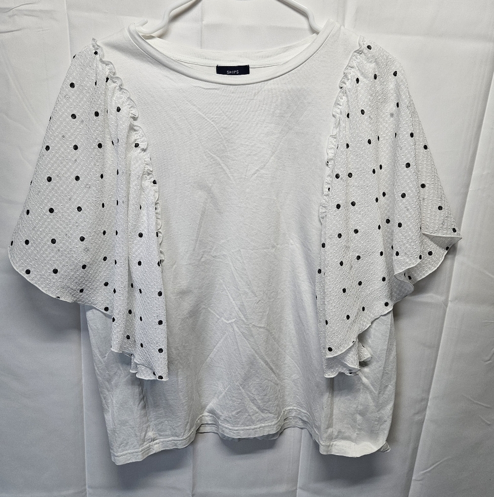 Ships NWOT White Heavy T With Flowy Polka Dot Sleeves